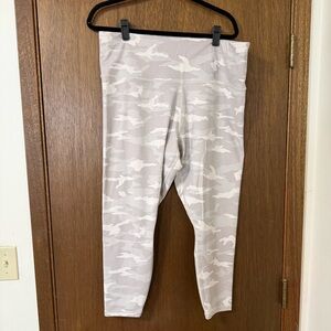 Athleta Light Gray & White Camo Leggings